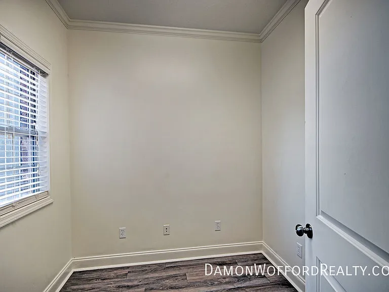 142 Lakeway Dr — Photo 13