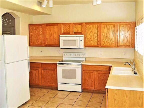 4th image of 6431 W Desert Hollow Dr