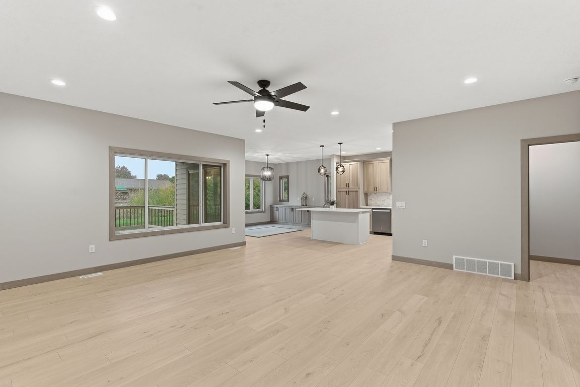 next background image