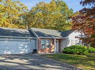 8 Chardonnay Dr, Coram, NY 11727