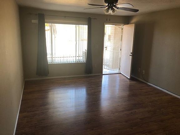3rd image of 413 E Oxford Dr