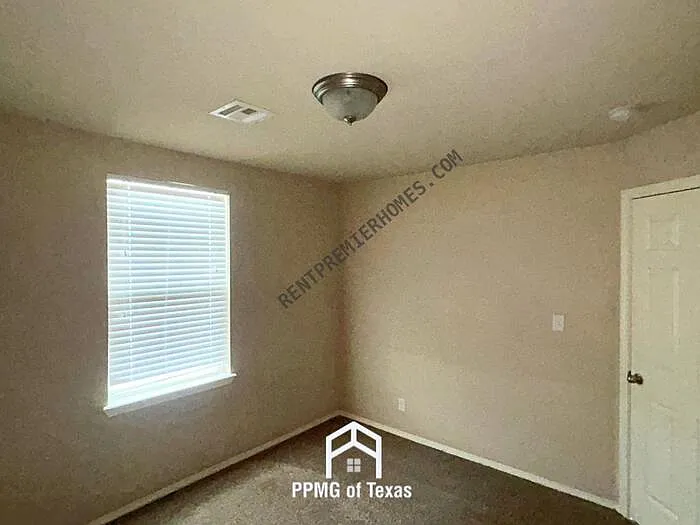 14753 S Lakewood Ave — Photo 5