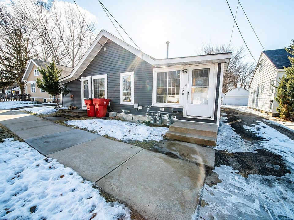 1st image of 716 9th St SE