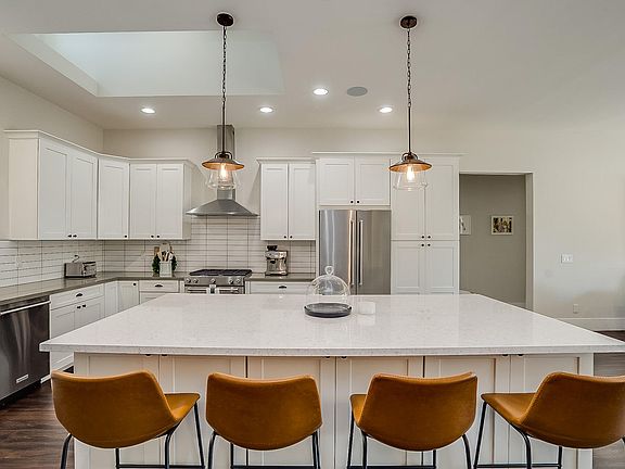 3rd image of 4612 E Glenrosa Ave