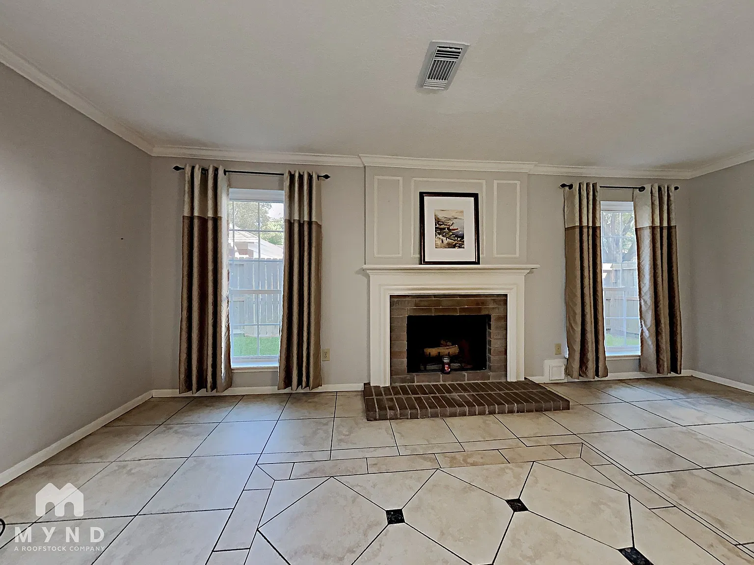 4 bed, 3.5 bath, 2590 sqft, $2,395 — Photo 2
