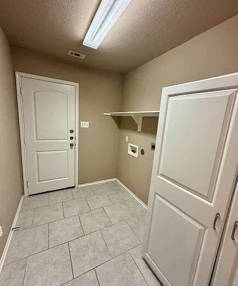 10316 Walley Way — Photo 5