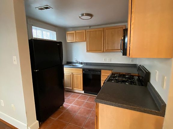 4th image of 111 E Lee St #3