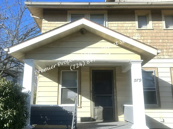 979 King St, Sharon, PA 16146