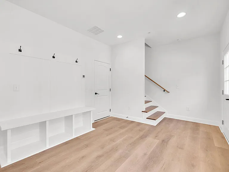 203 Riverstone Commons Cir — Photo 4