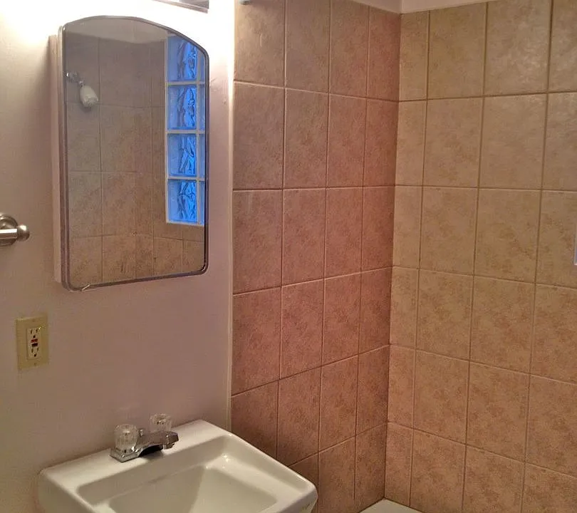 Building Photo 4