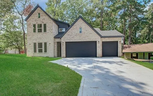 1802 Rollingwood Dr — Photo 1