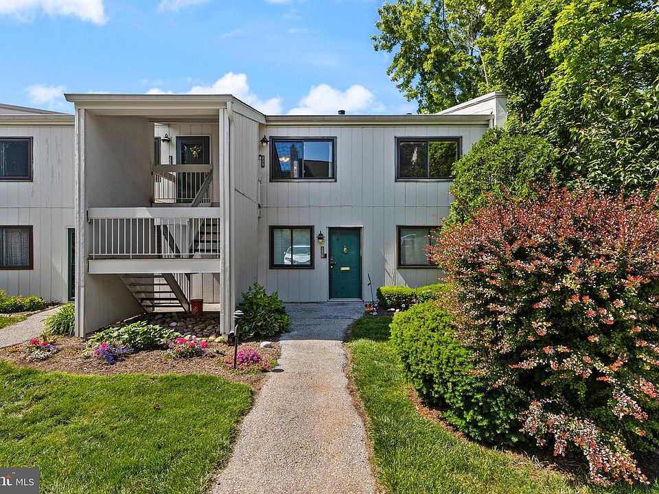 1st image of 231 Summit House