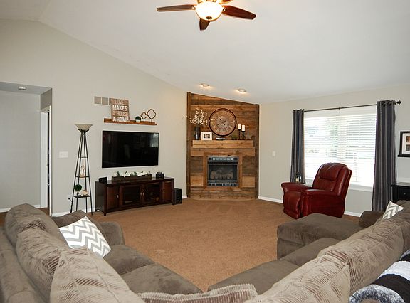 4th image of 1249 Omega Circle Dr