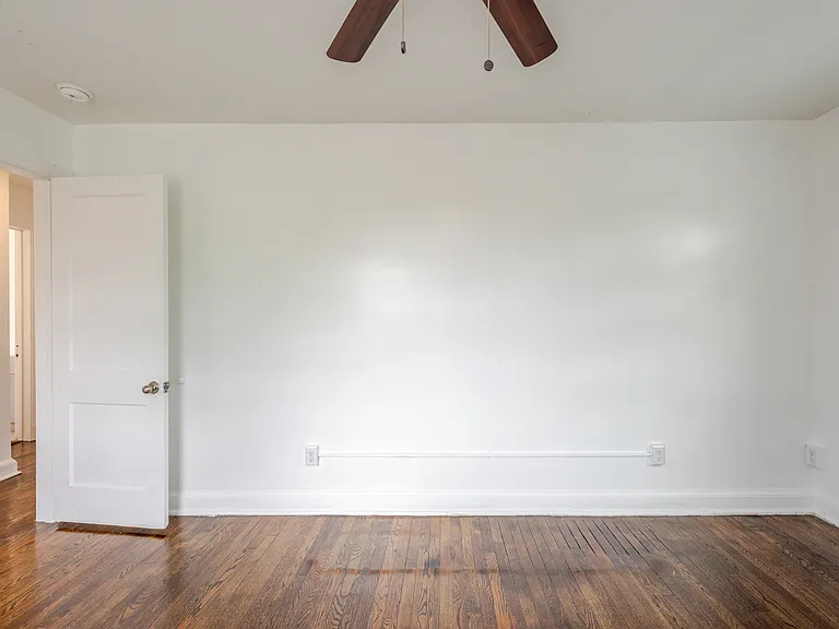 2425 E St NE #3 — Photo 4