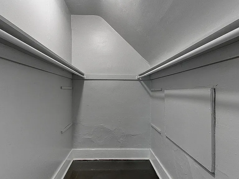 504 W 8the Ave — Photo 9