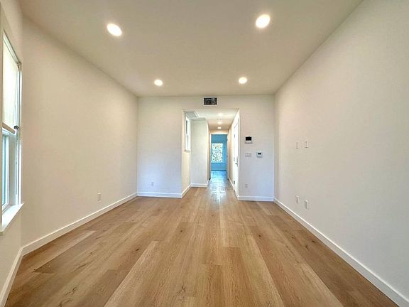 5th image of 2436 Greenwich St APT 2