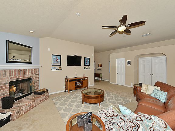 5th image of 350 Eglington Way