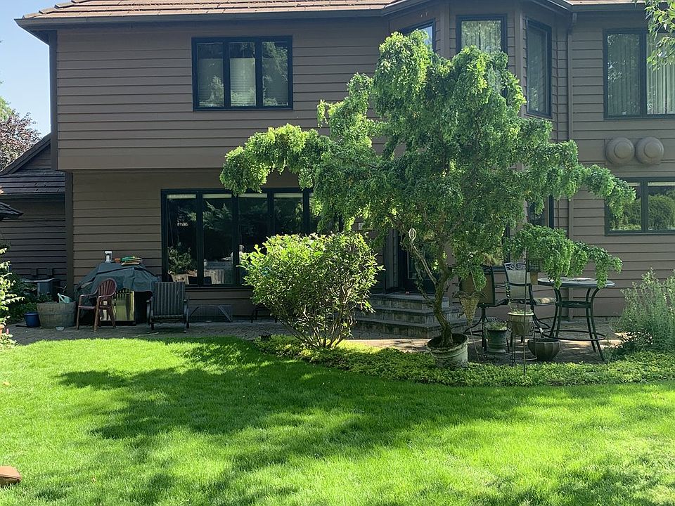 2nd image of 2715 SE Bella Vista Loop