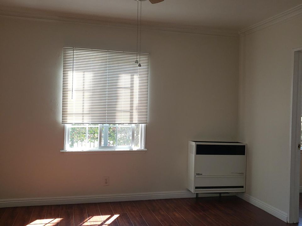 1st image of 427 N Ardmore Ave #10