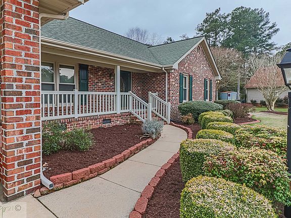 2nd image of 312 Balsam Pl