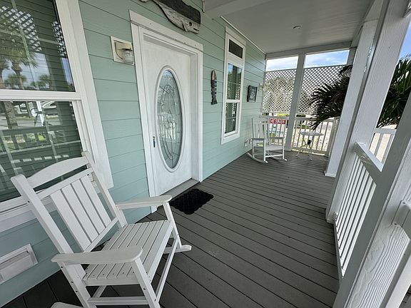 3rd image of 204 NE Sail Way #204