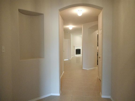 3rd image of 1324 Stanford Ln
