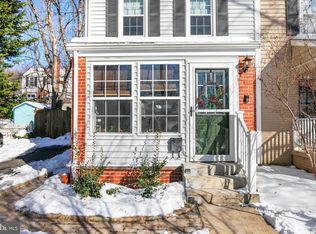 5917 Edgehill Dr, Alexandria, VA 22303
