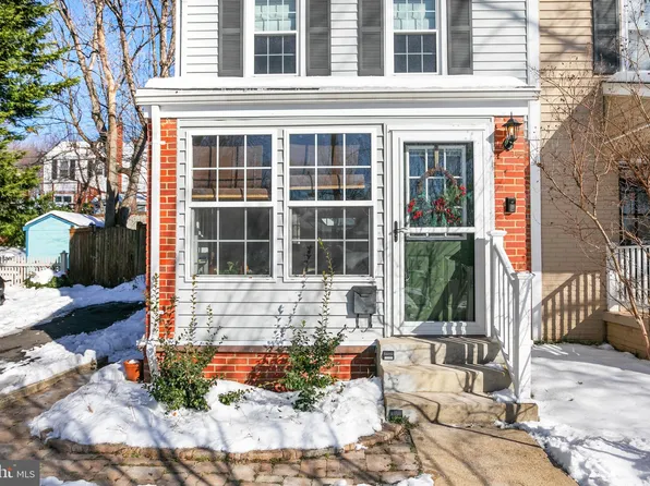 5917 Edgehill Dr, Alexandria, VA 22303