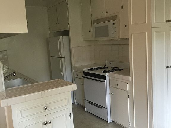 2nd image of 1280 S Barrington Ave APT 7