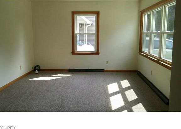 5th image of 89 Villard St