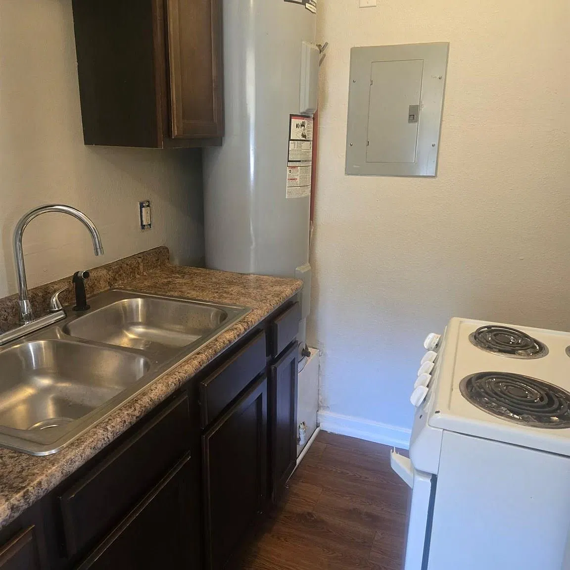 1 bed, 1008 sqft, $850 — Photo 1