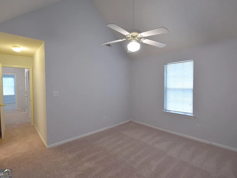 147 S Fairfield Dr — Photo 18