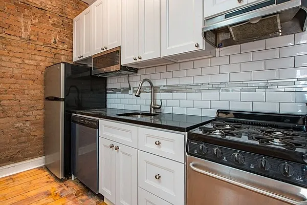 Rented by Metropolitan Property Group | media 11