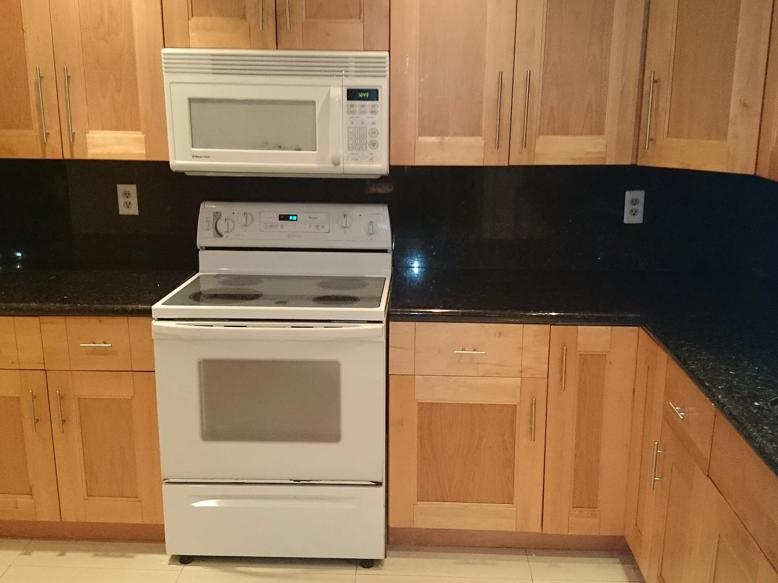 2 bed, 2.5 bath, 1955 sqft, $2,995 — Photo 4