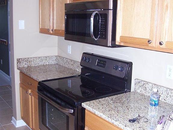 4th image of 2140 Dorset Ln