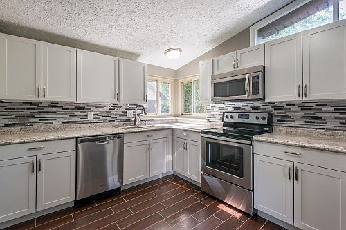 5th image of 3220 Braddock St