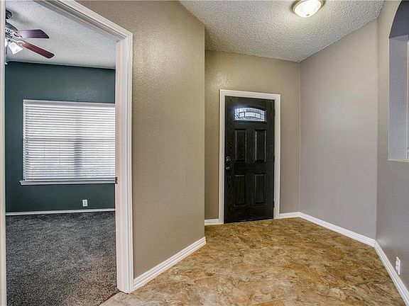 4th image of 3200 Creekwood Dr