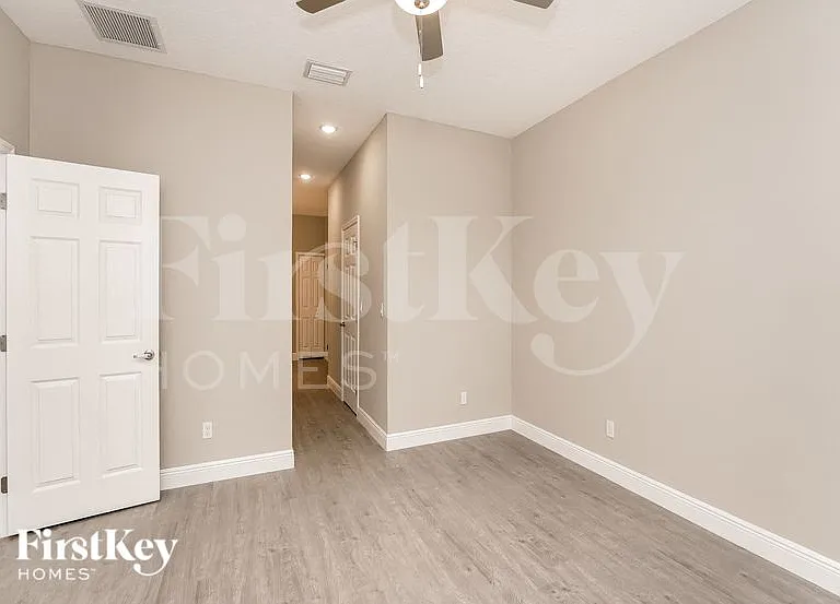 674 Tobias St SE — Photo 9