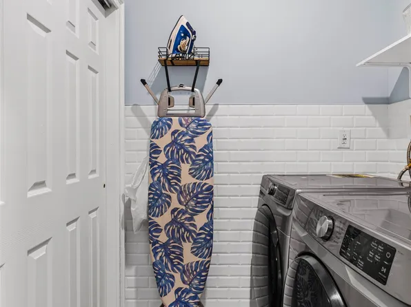 145 Bleecker Street image 32 of 39