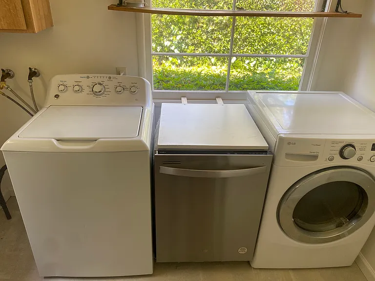 washer/dryer & dishwasher