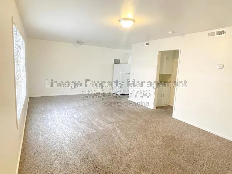 1054 W 1520 N #B — Photo 8