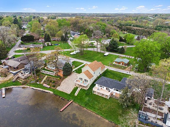 2nd image of 107 Lakeview Dr #A