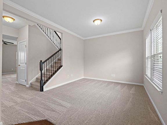 5th image of 341 Buckleberry Rd