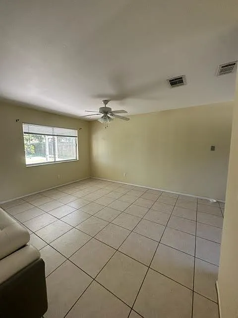 3 bed, 1550 sqft, $2,200 — Photo 2