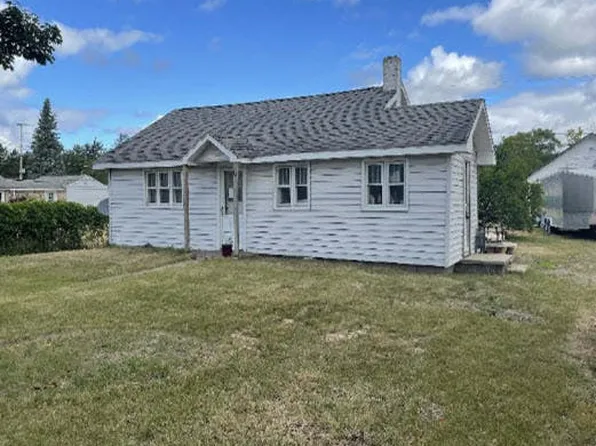 106 George St, Kalkaska, MI 49646