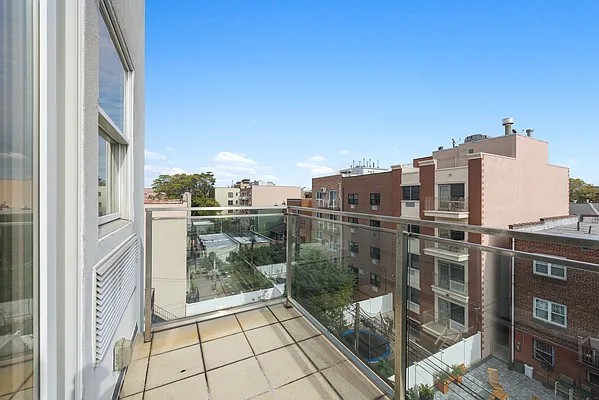 Sold by Compass | media 3