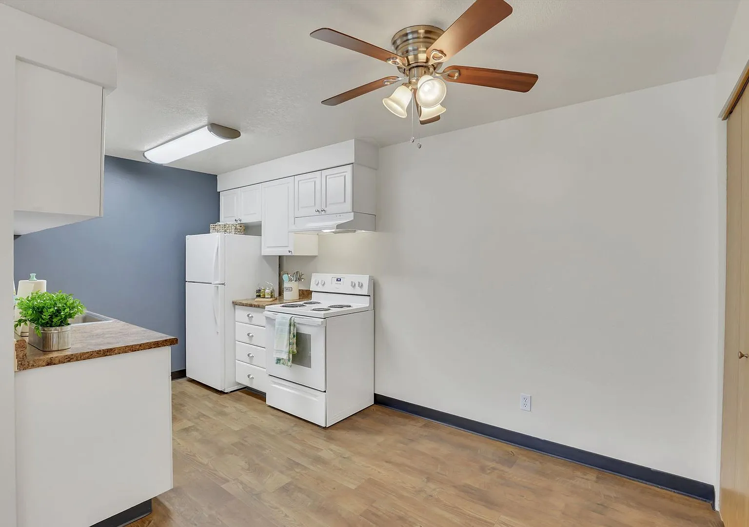 The Heights Apartments — Photo 3