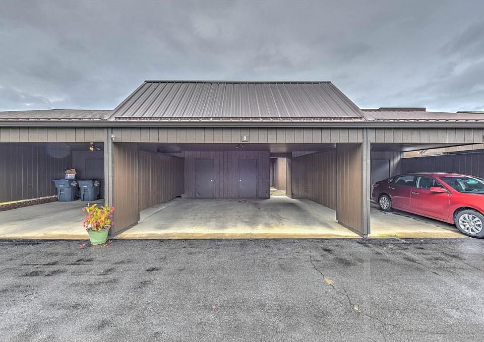 1st image of 412 Manor Dr APT B