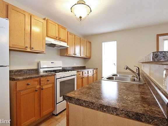 3rd image of 457 W Winneconna Pkwy