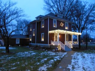 302 Meyer St, Lebanon, IL 62254